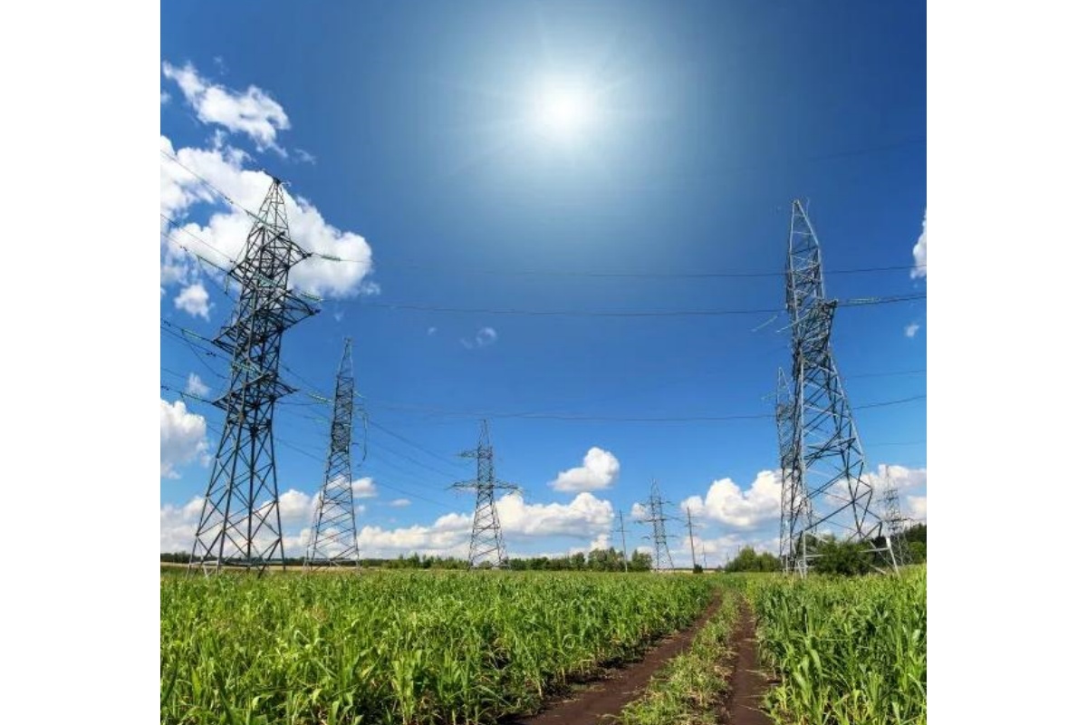 What are the characteristics of a high strength angle tube tower?