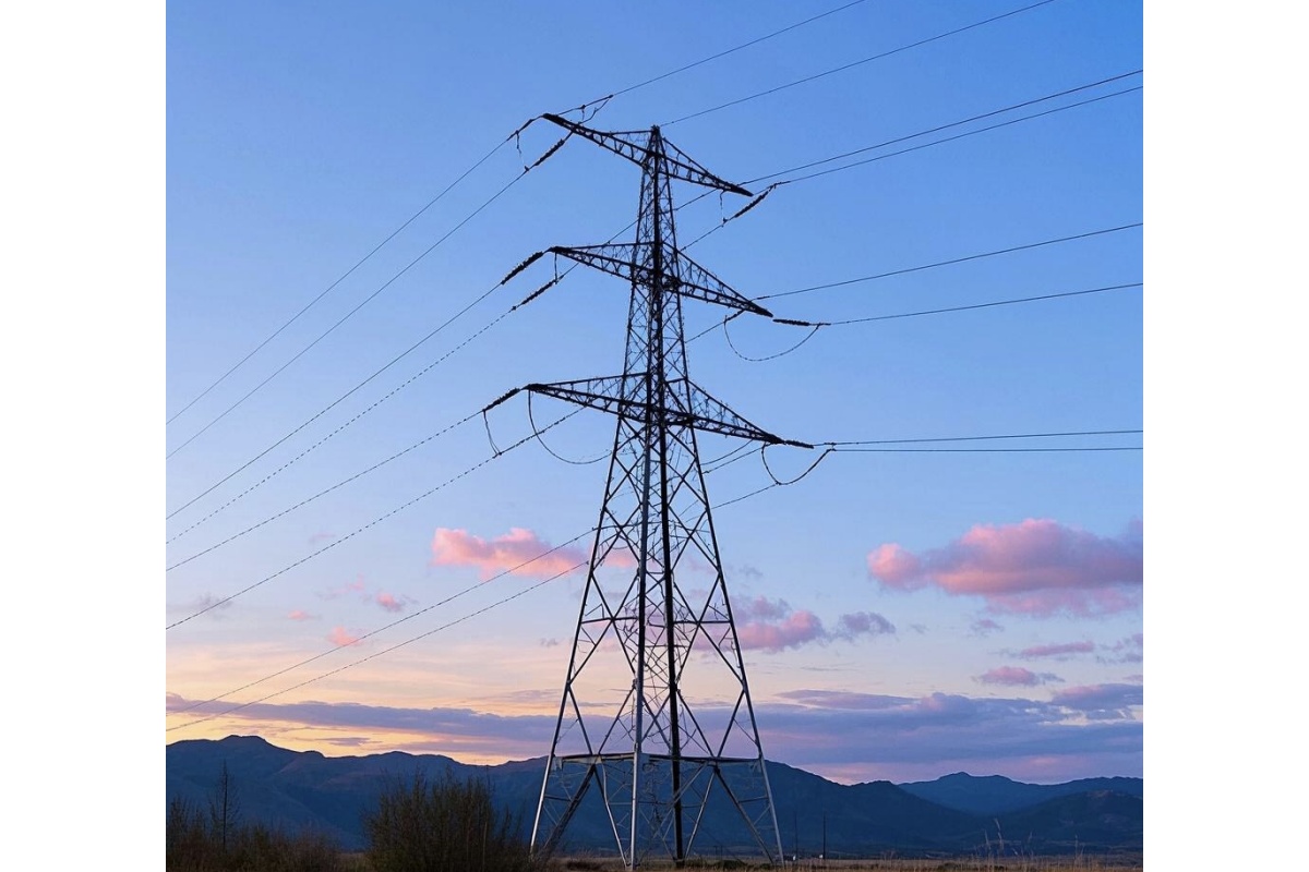 What are the characteristics of Metal monitoring tower?